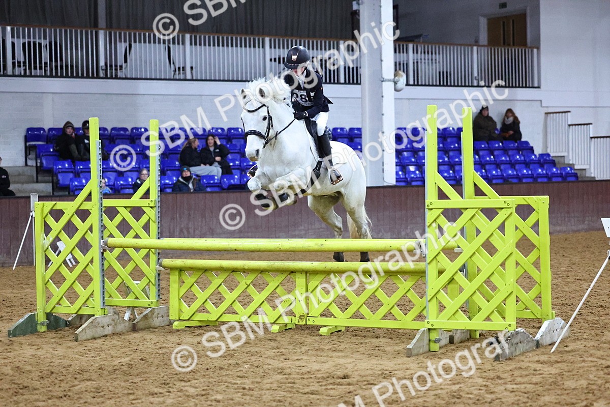 SBM_002672 - Class 6 - Holly & Ivy Stakes - 90cm