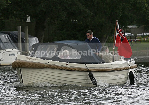 120701 MAGIC MAISY WT7A3696 - HENLEY ROYAL REGATTA - Sunday 1st July 2012