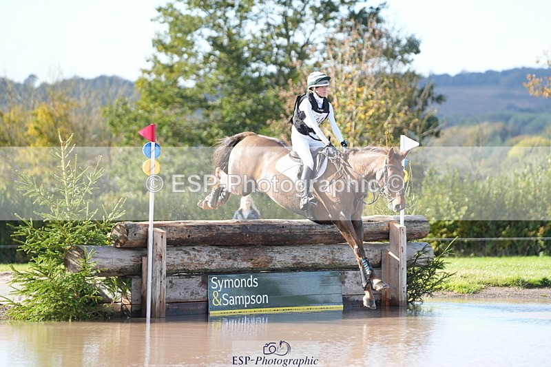 251024A-121535-08678 - B-124-Sophie.Lamb