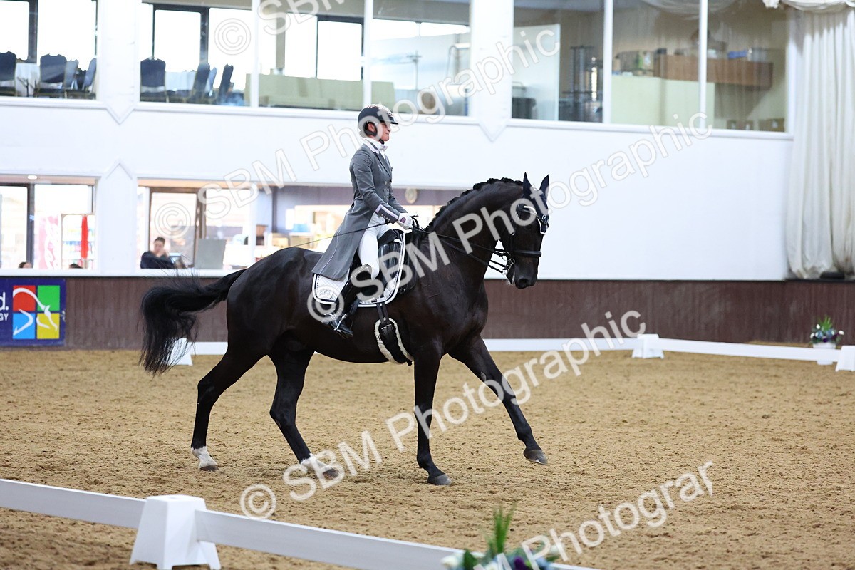 SBM_009528 - Class 14 - FEI Grand Prix - 19.27-20.27