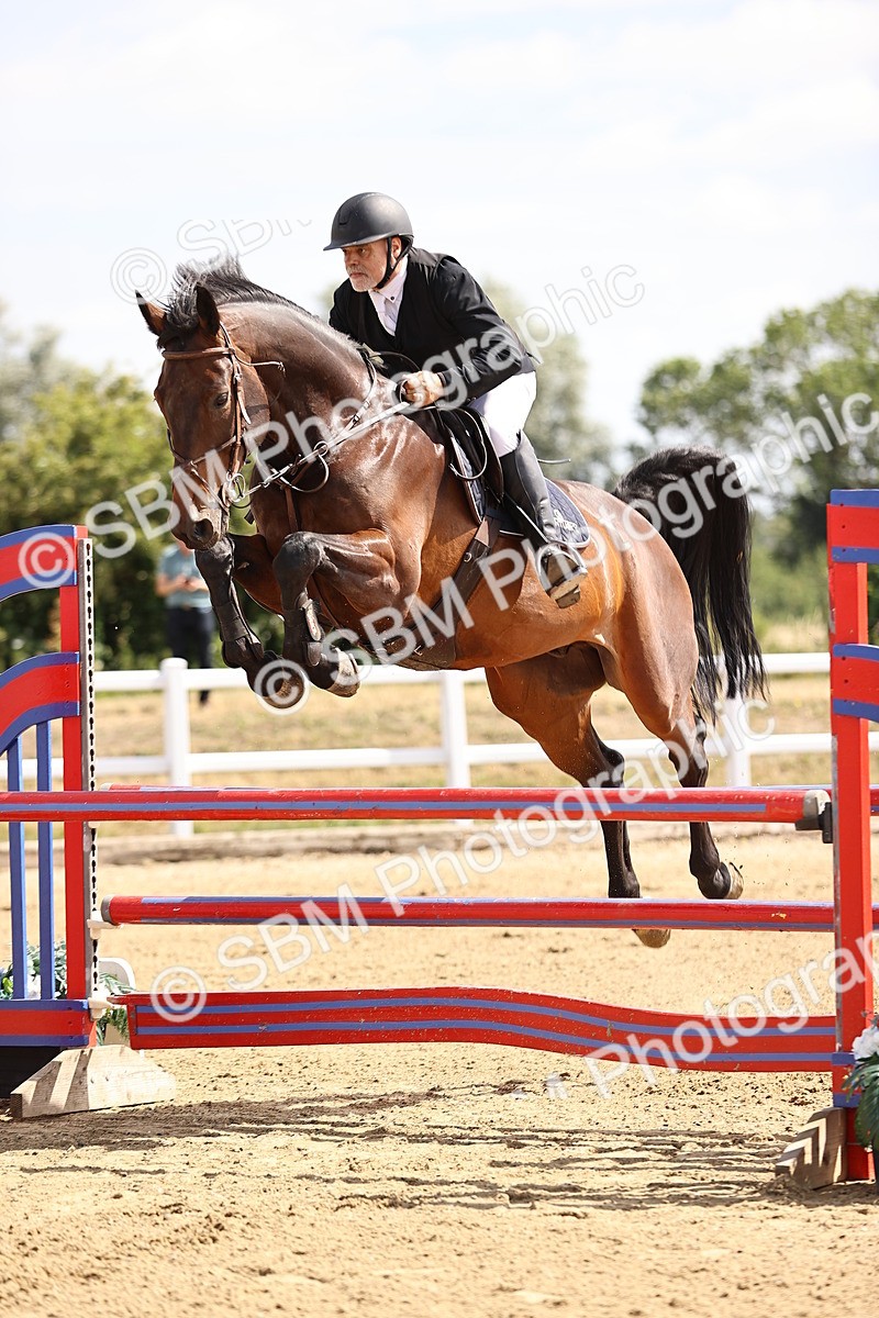 SBM_009638 - Class 8 - Senior Newcomers - 1.10  Open