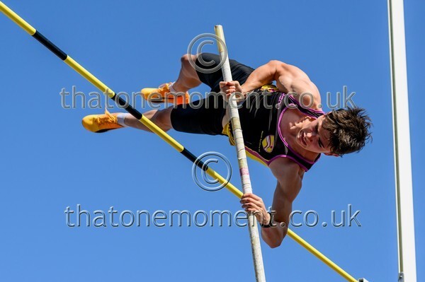 Age25SAT-916339 - Field Male