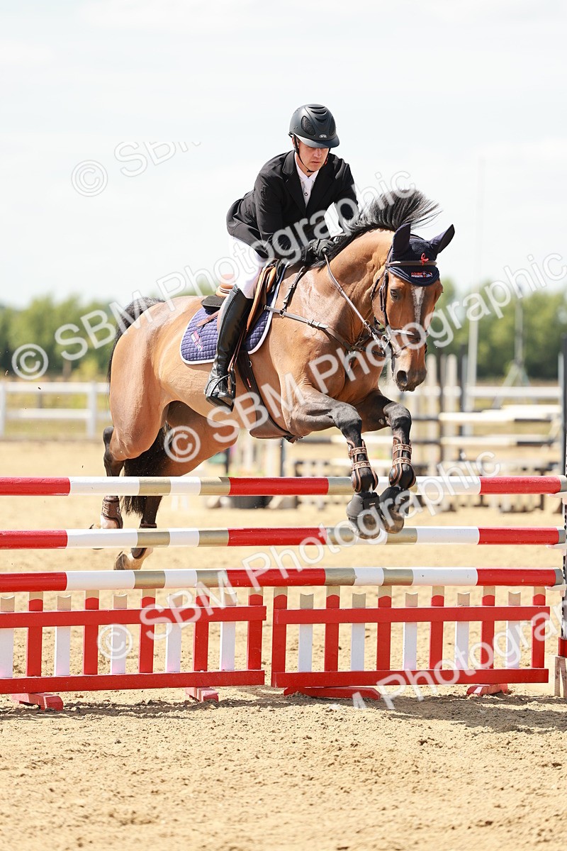 SBM_007600 - Class 3 - Senior Newcomers - 1.10m Open