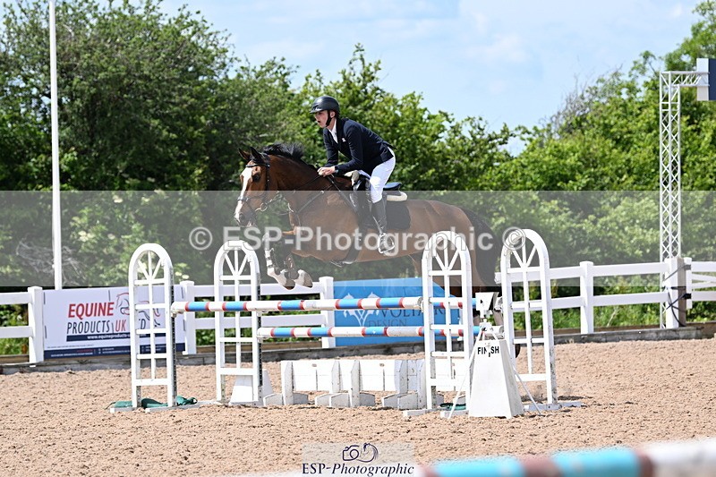 240619A-143617-00655 - Cls 4 Snr Newcomers and 1.10m Open