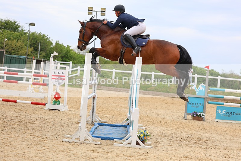 3E7A9703 - Class 9: Senior Foxhunter/1.20 open