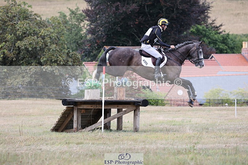 250802A-175705-08639 - H-370-Tom.Rowland-STRACOMER.CANDY.TOWN