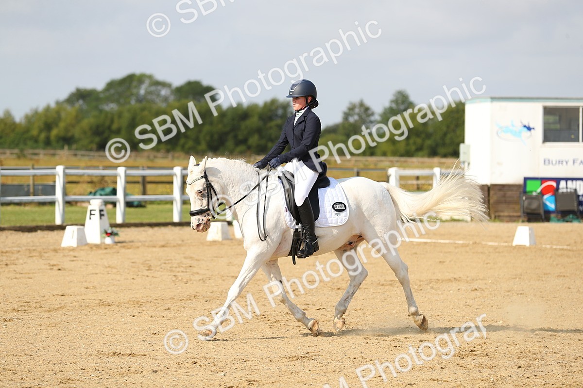 SBM_015585 - Class 13 - Novice 23 - 9.54-11.04