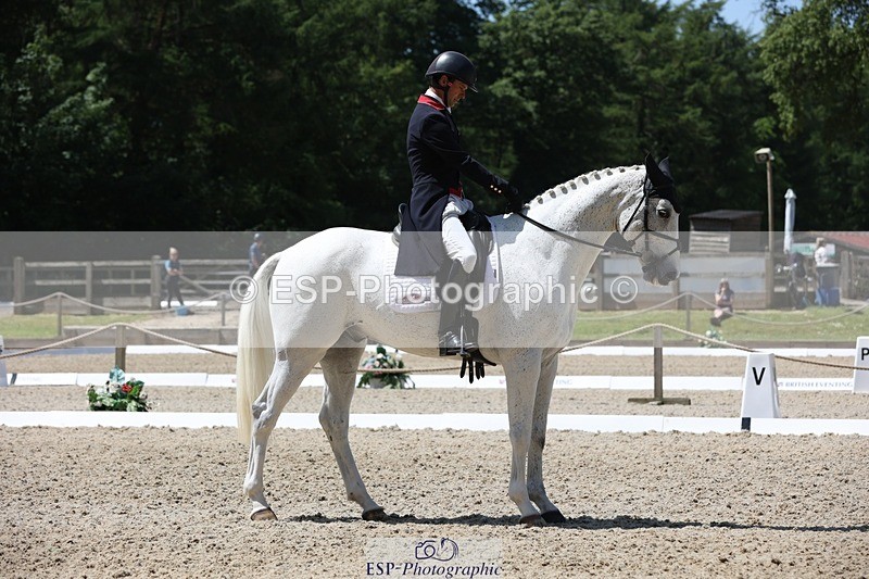 230526-125549-06290 - 163-UVERA_Z-Harry_Meade-WEDTrotUp+DR