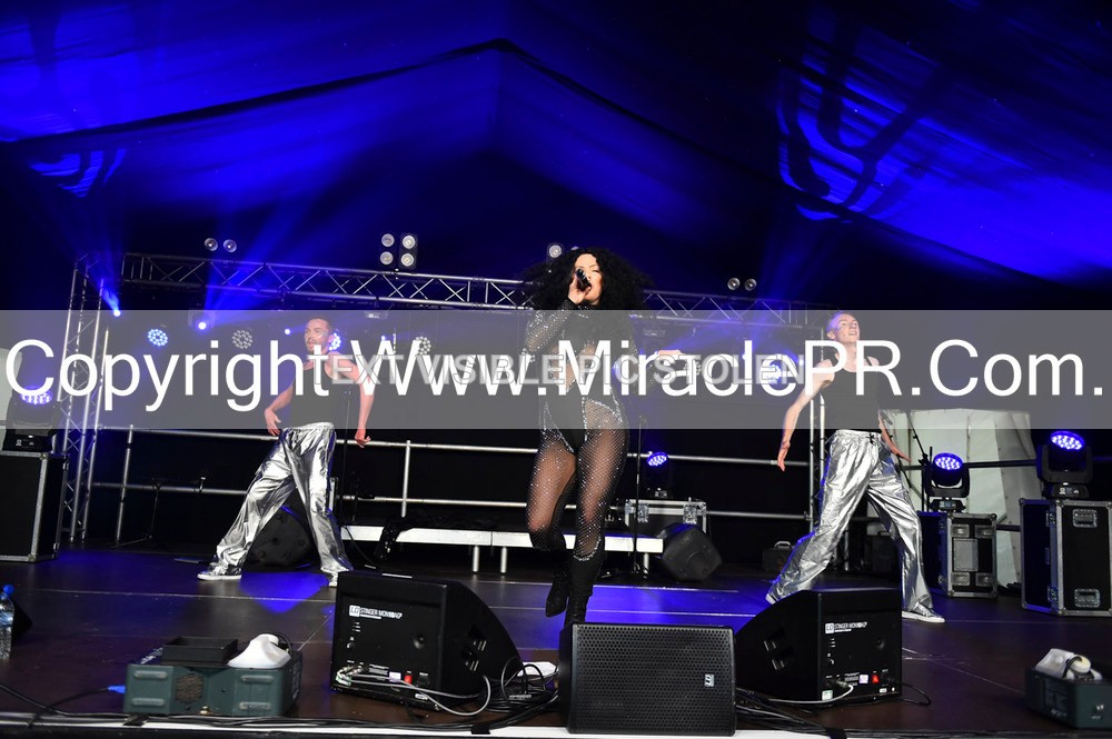 SH4_6132 - The Cher Experience
