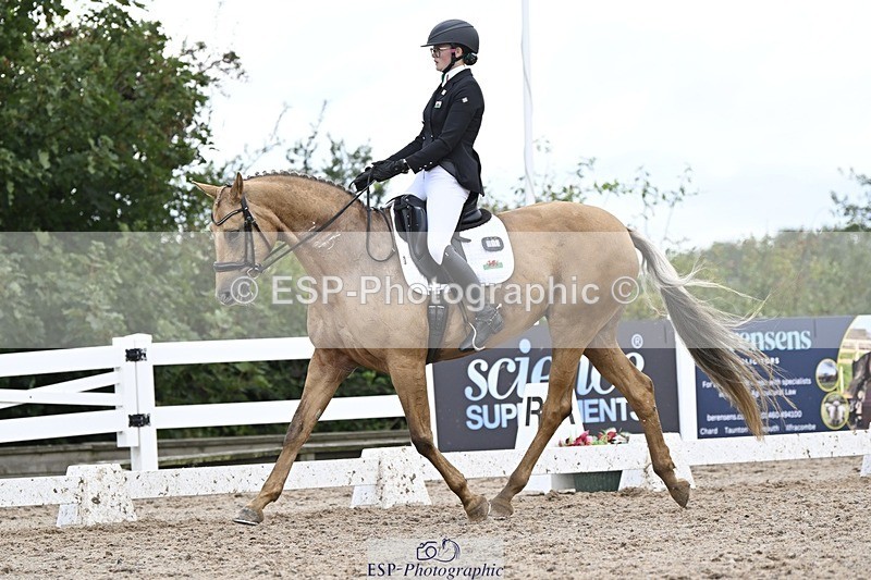 250907-170452-10910 - 054-Amy.Louise.LloydDiva.Royale