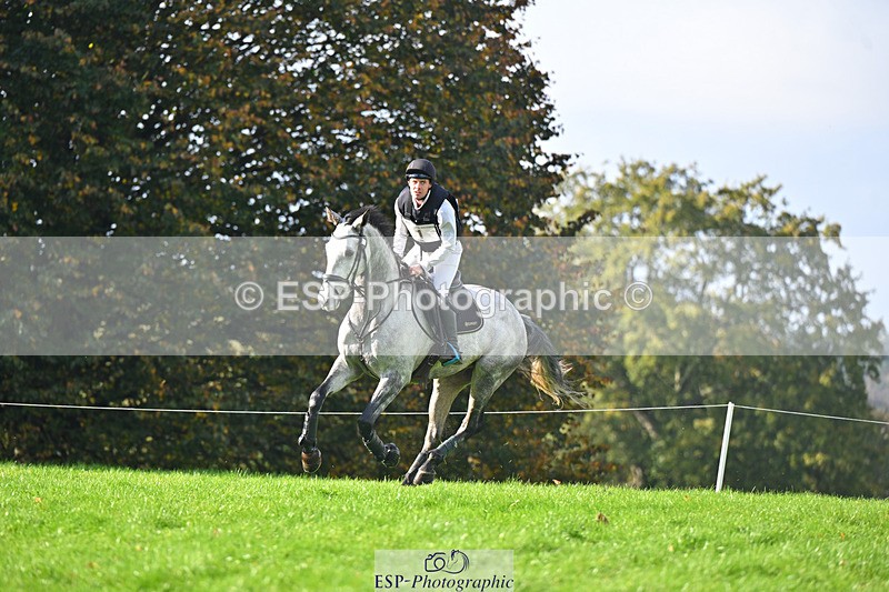 241025-103212-06581 - 001-Cameron.Beer-NEWPORTS.DEFINITELY.UNTOUCHABLE