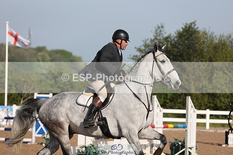 240510A-081423-04138 - Cls 13 British Novice and 90cm Open