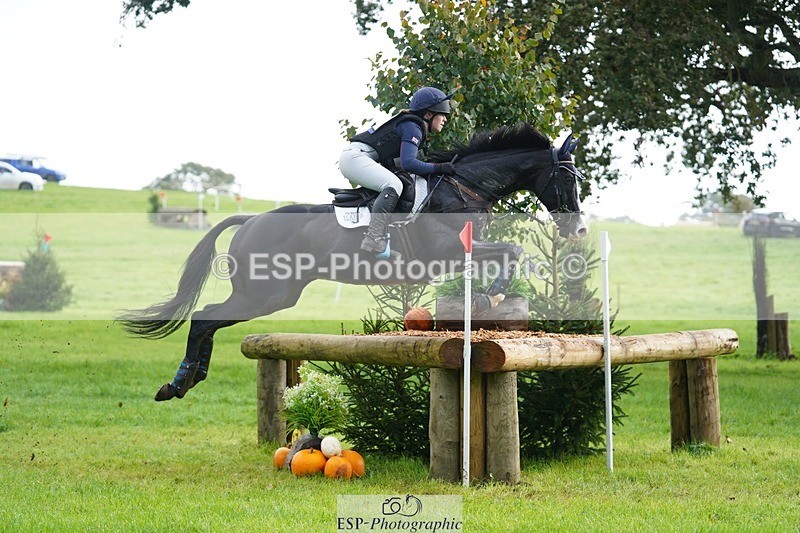 231020-101042-06054 - 004-CARTOON.HERO-Sophie.Wildern-XC