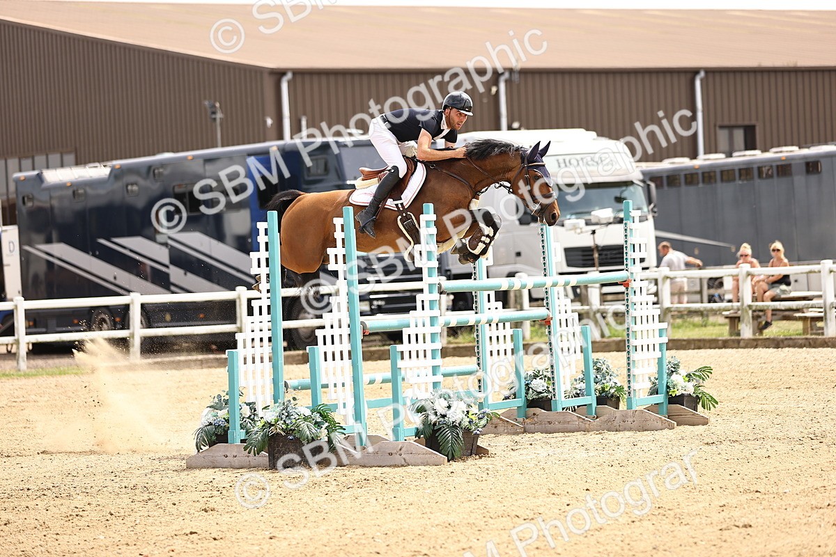 SBM_002002 - Class 16 - GFS Senior Newcomers 1.25m