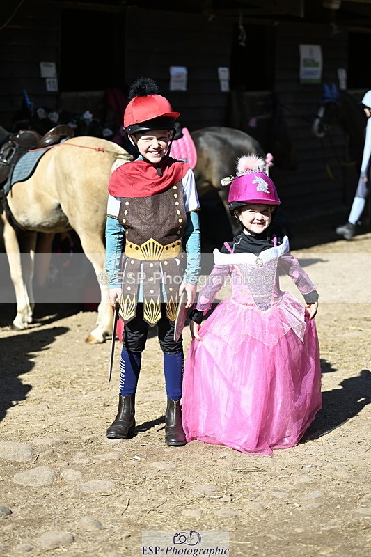 240728B-093901-00084 - Sunday Stable Shots and Fancy Dress