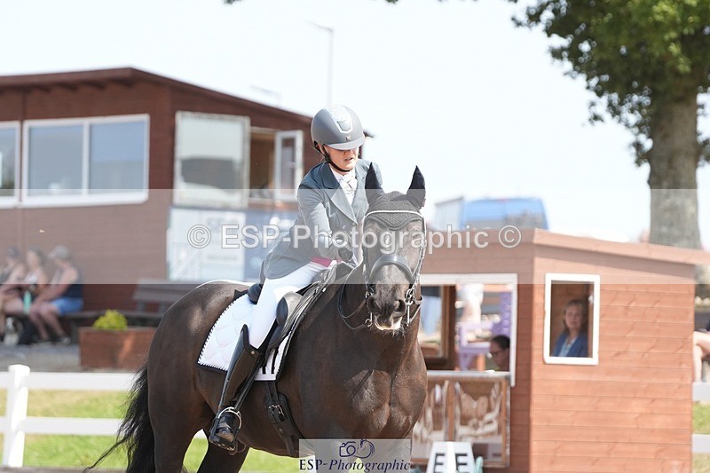 250817-122917-09080 - 163-Hannah.TownleyThe.Domino.Effect