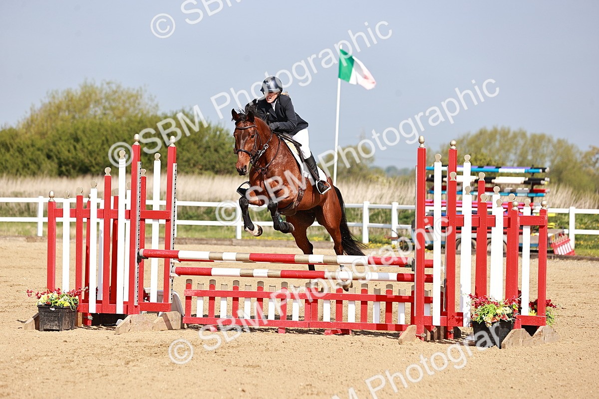  - Class 21 - Senior British Novice - 90cm