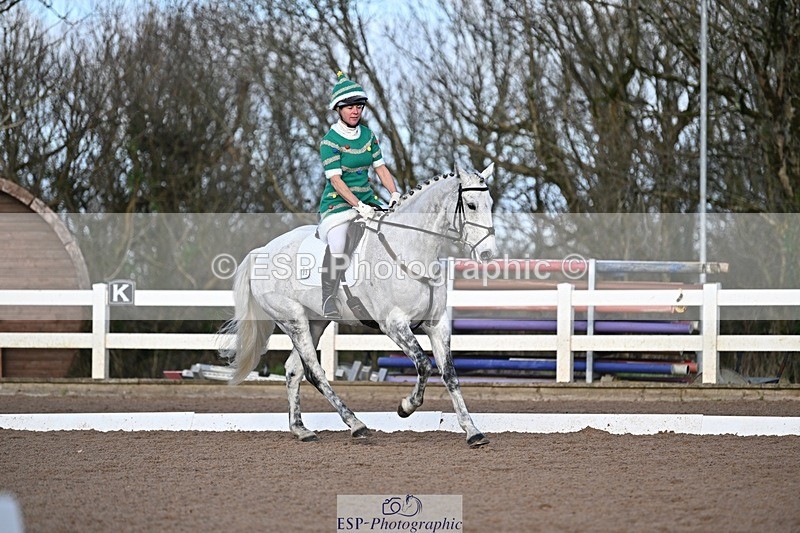 241214-111823-01366 - 105-Janine.Paterson-Machas.Grey