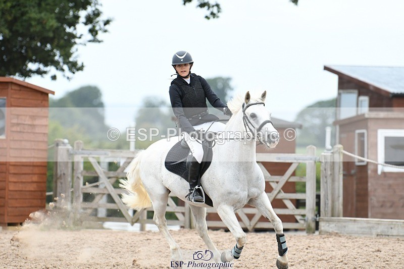 250807-110422-00437 - 90cm Round 1