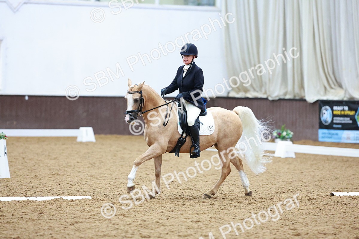 SBM_004307 - Class 12 - E2 Championship - 14.50-15.53