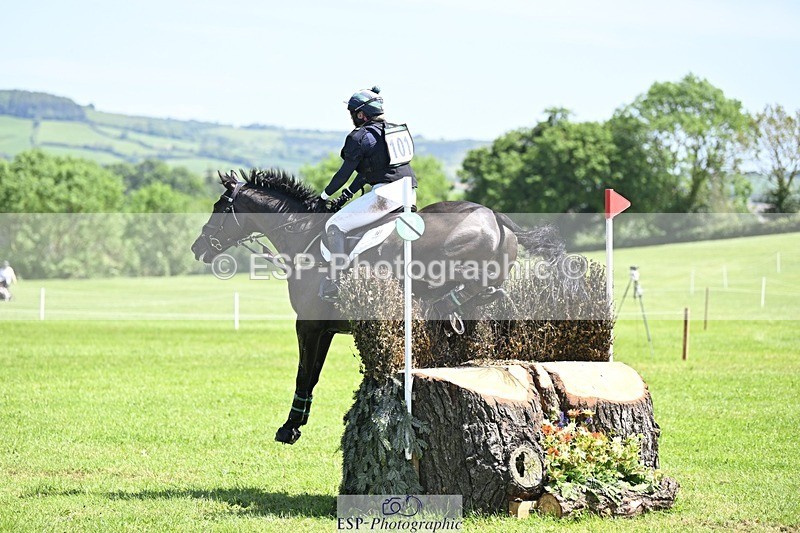 240525-124708-13553 - 101-MORELANDS_CASANOVA-Daisy_Bathe