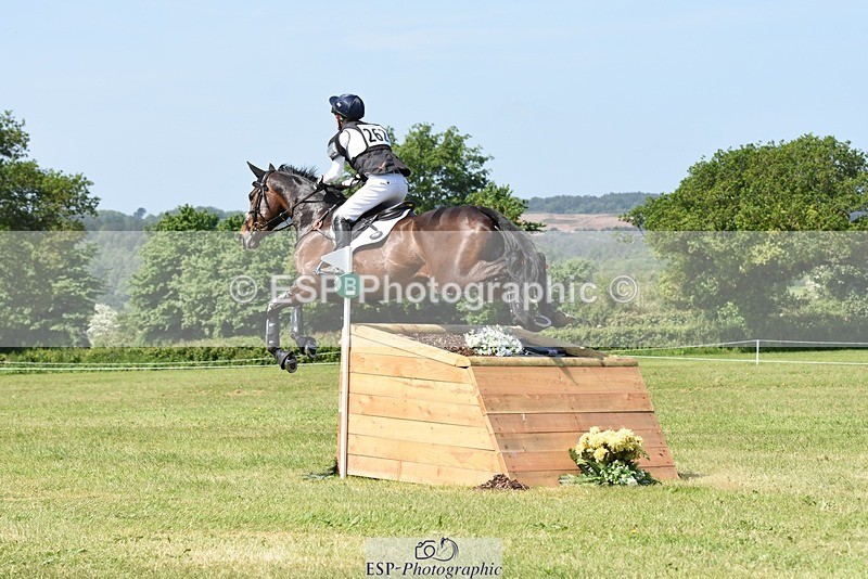 230527-104638-08727 - 262-TREAMBLE-Finn_Healy-XC