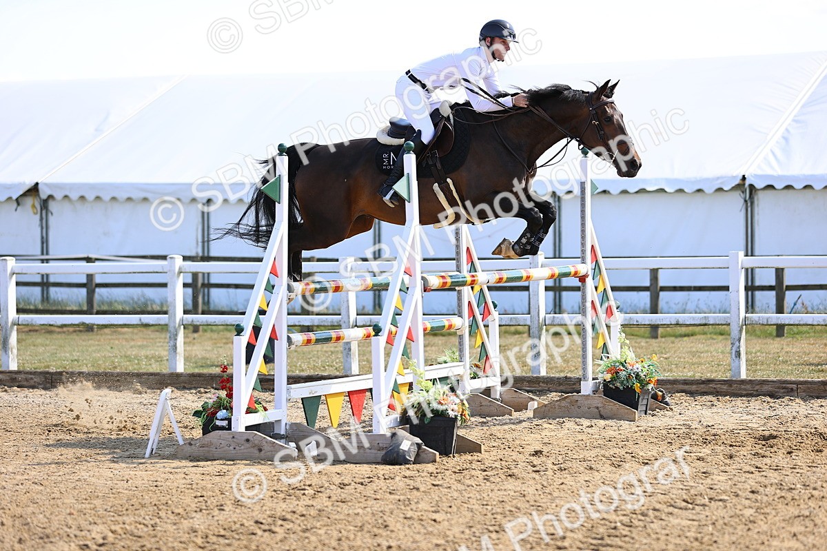 SBM_015347 - Class 16 - Senior foxhunter - 1.20m Open