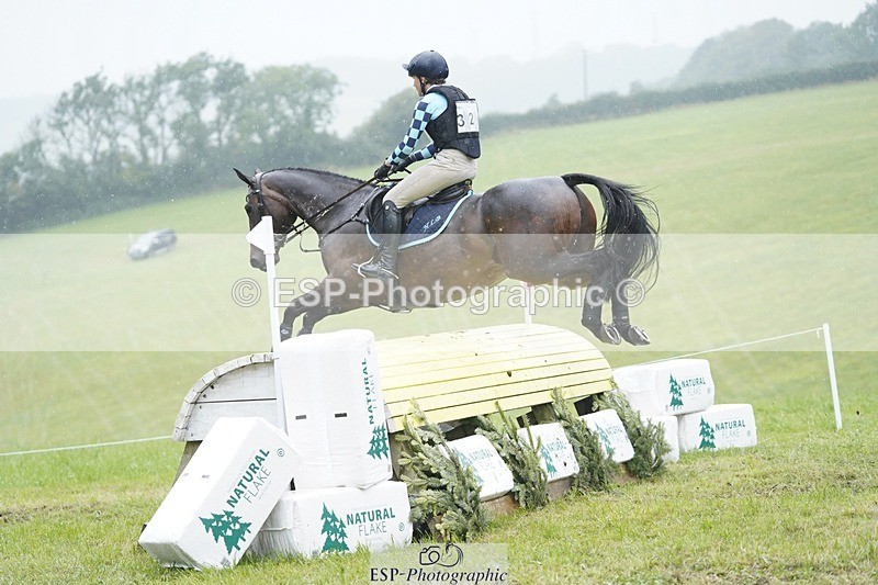 240901A-140156-09723 - 329-Hanna.Bertorelli-BWTH.CLASSIC.CUT