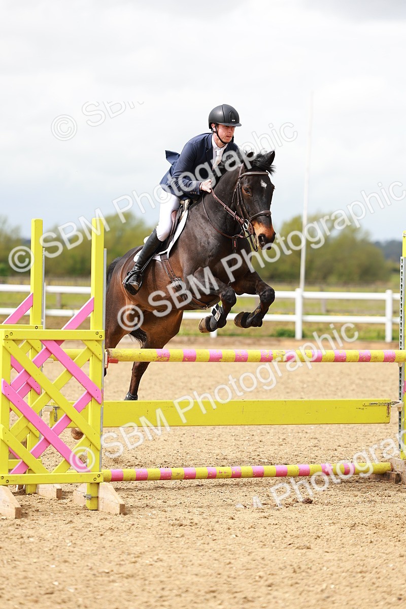 SBM_002447 - Class 10 - Senior Newcomers - 1.10m