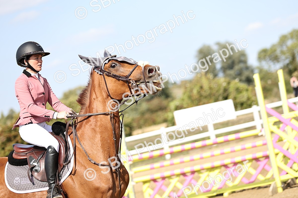 SBM_005226 - Class 6 = Senior Newcomers - 1.10m Open