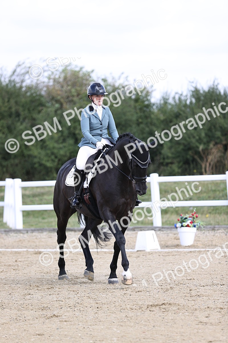 SBM_016067 - Class 14 - Novice 23 - 10.29-11.32