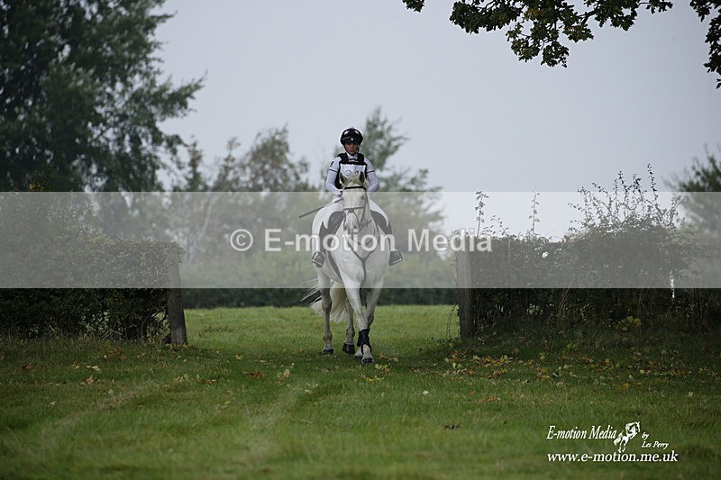 WWHT 171021 0221 - Novice Restricted (0.80m)  17/10/21