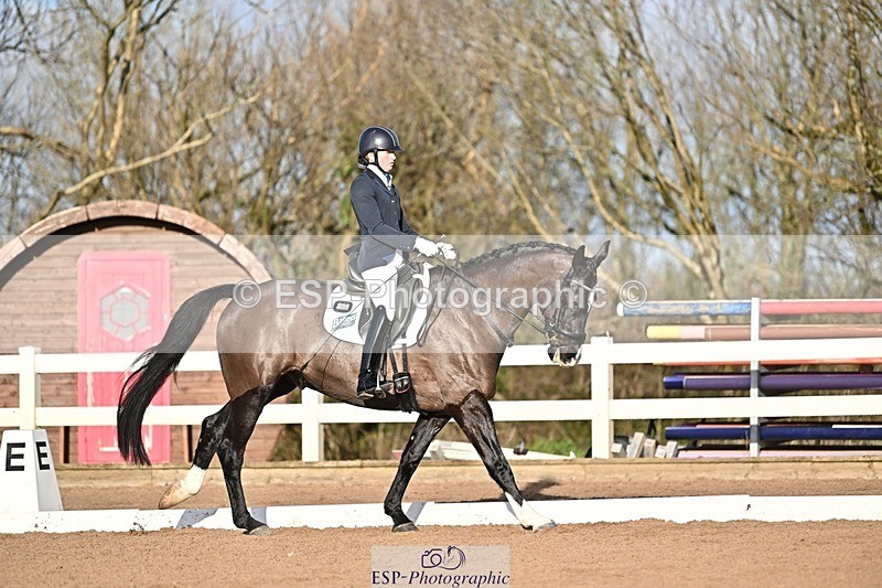 241214-111221-01326 - 144-Natasha.Rumble-Week.Orchard.Leo