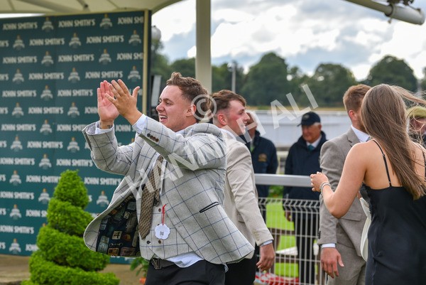150723-Race 7-Roundhay Park-8921 - Race 7 5.30 pm John Smith's Sprint Handicap