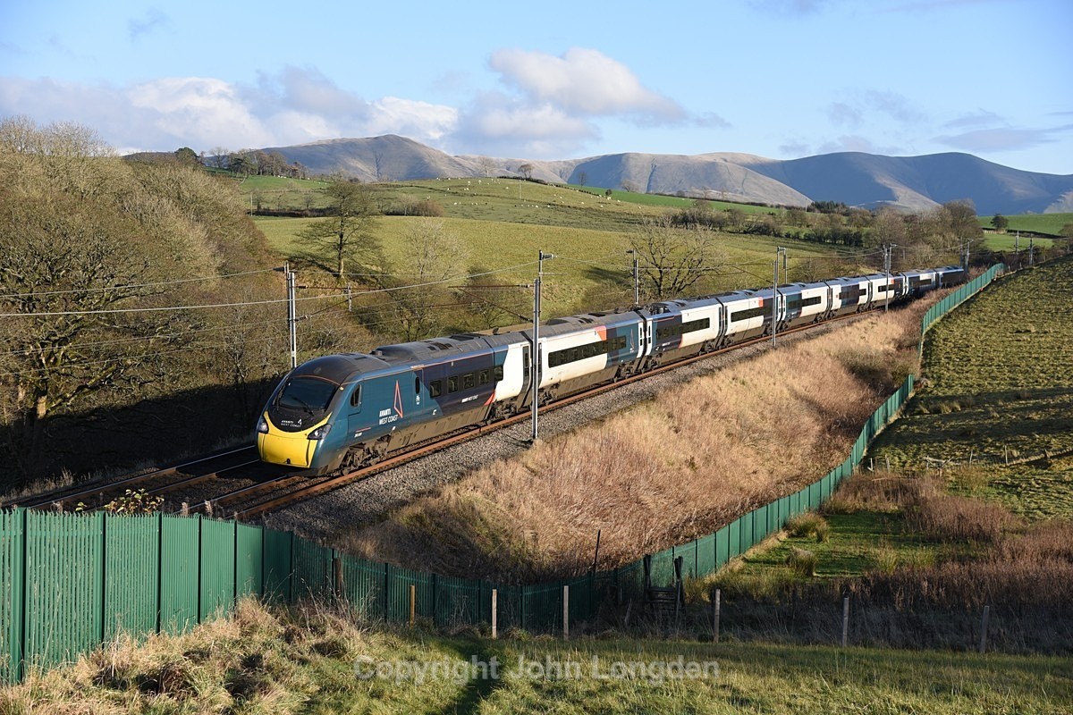 JL - 3.12.22 390009 1Z12 11:32 Glasgow - Euston, Beckhouses - West Coast Main Line (north to south)