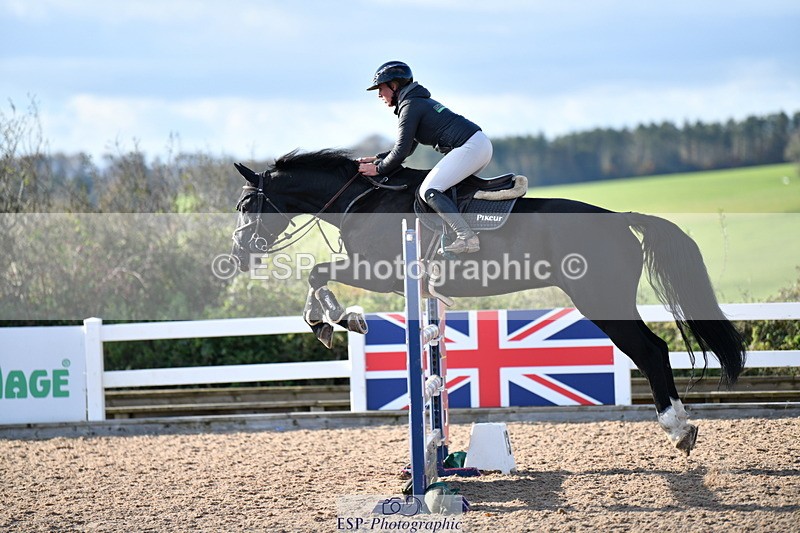 231110A-140827-00752 - Cls 5 Newcomers & 1.10m Open