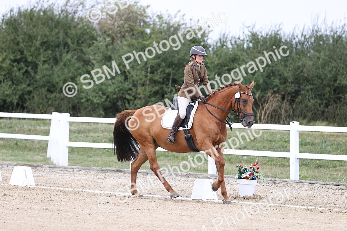 SBM_017414 - Class 14 - Novice 23 - 13.52-14.55