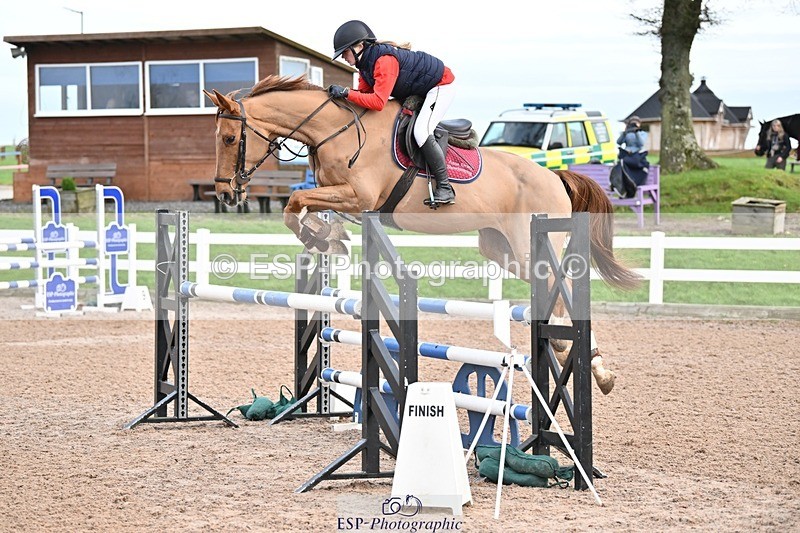 241206-130126-00885 - Cls 5 Newcomers and 1.10m Open