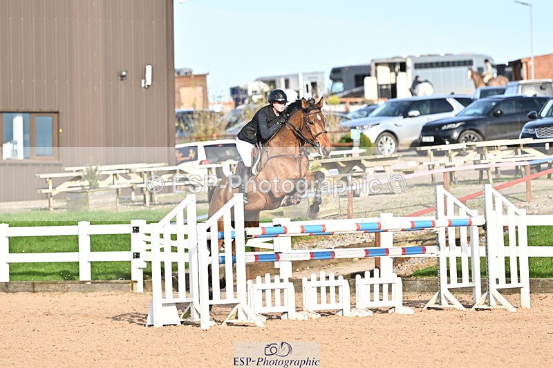 241113A-140949-00810 - Cls 05A&B Snr Fox & 1.20m Open