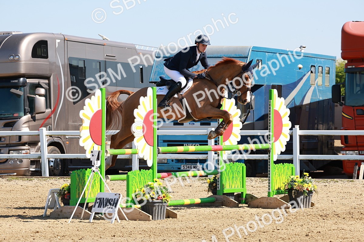 SBM_004410 - Class 17 - Senior Newcomers - 1.10m