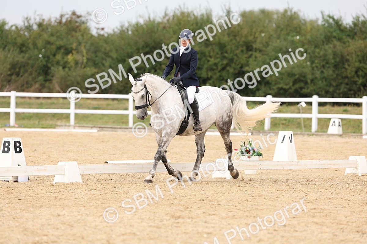 SBM_00855 - Class 8 - Novice 27 Champs