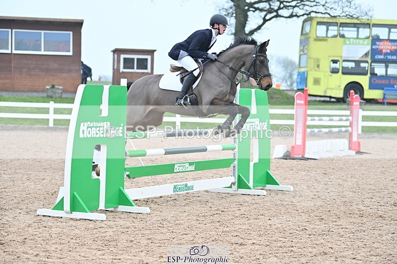 240113A-133917-02239 - Cls 12 Newcomers and 1.10m Open