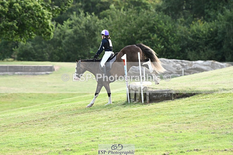 240825X-110201-31940 - 70cm XC 11.00 to 12.00