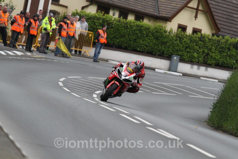 Ian Hutchinson Yamaha / Milwaukee Yamaha - Wednesday Practice - Solos