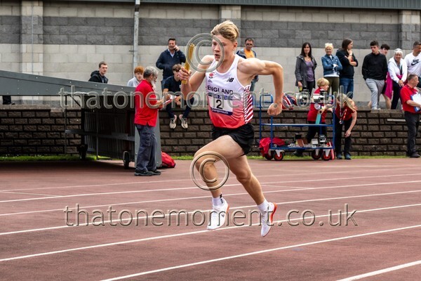 SIAB23-915642 - Track Male Set Two