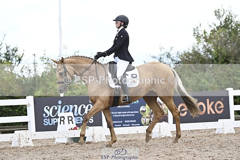 250907-170451-10908 - 054-Amy.Louise.LloydDiva.Royale