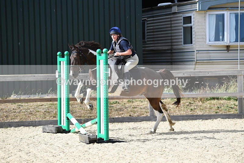 WJ5_5617 - Poles off the floor