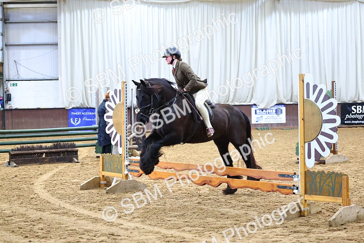 SBM_003030 - Class 35 - 60cm Training Stakes