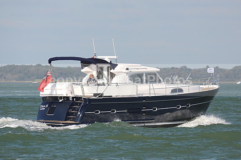 150927 TARA B - ELLING WT7A4103 - Motorboats - Hardtop
