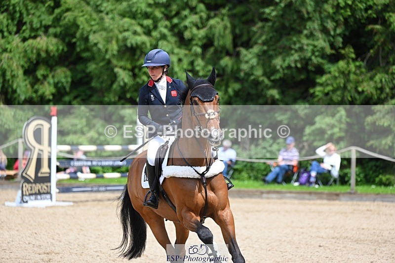 240525-142004-15656 - 520-LONDON_52-Laura_Collett